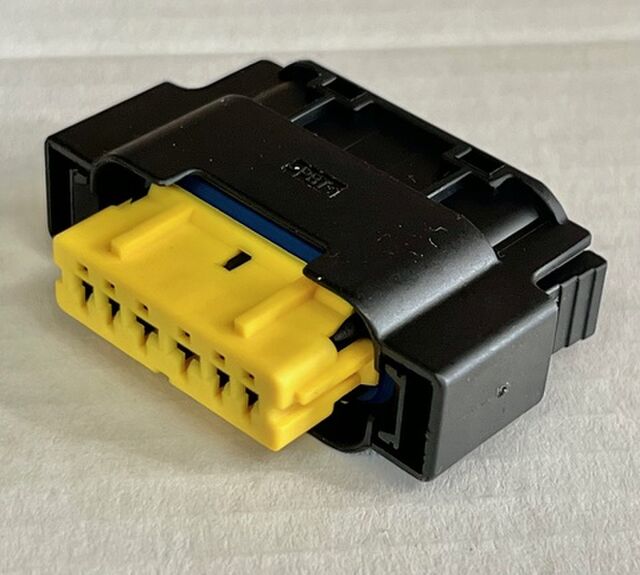 Engine Management Plug 6 Pin
